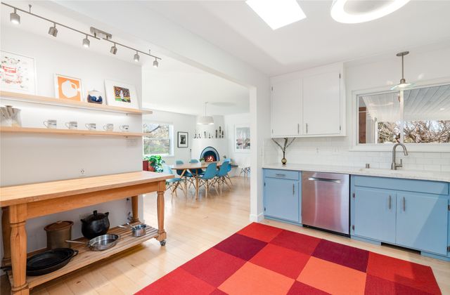 626 Calle De Valdez, Santa Fe, NM 87505