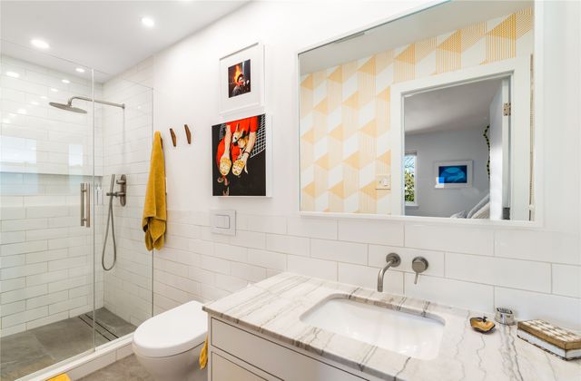 626 Calle De Valdez, Santa Fe, NM 87505