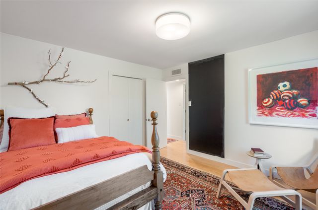 626 Calle De Valdez, Santa Fe, NM 87505