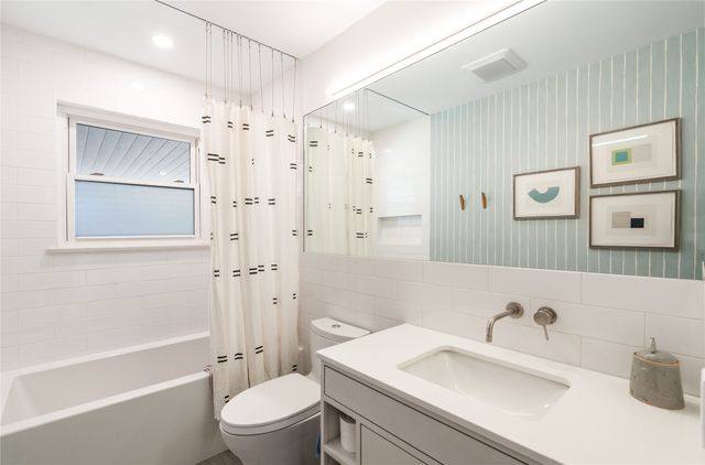 626 Calle De Valdez, Santa Fe, NM 87505