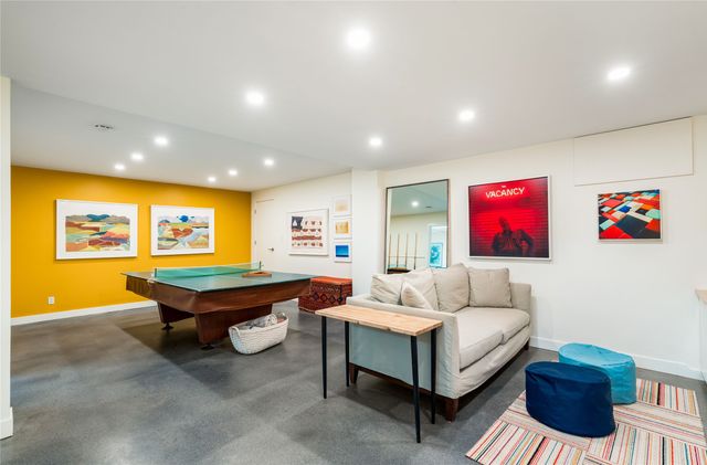 626 Calle De Valdez, Santa Fe, NM 87505