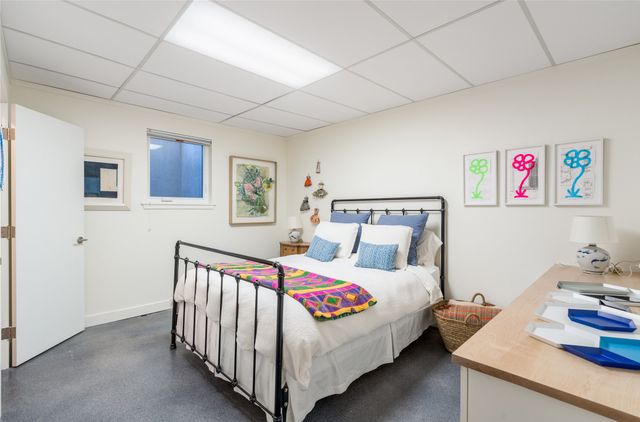 626 Calle De Valdez, Santa Fe, NM 87505