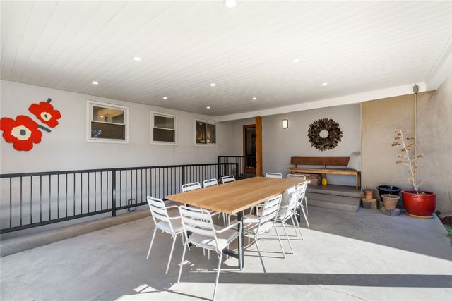 626 Calle De Valdez, Santa Fe, NM 87505