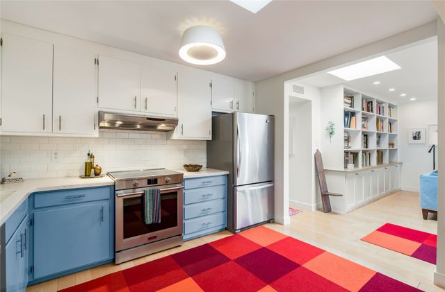 626 Calle De Valdez, Santa Fe, NM 87505