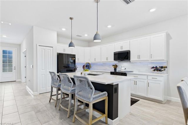 13883 Pine Lodge LN, Fort Myers, FL 33913