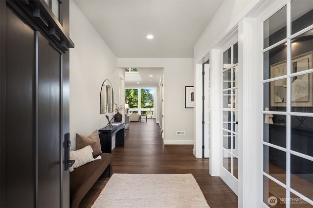 1555 158th Court SE, Bellevue, WA 98008