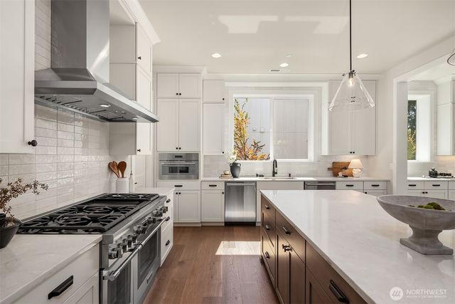 1555 158th Court SE, Bellevue, WA 98008
