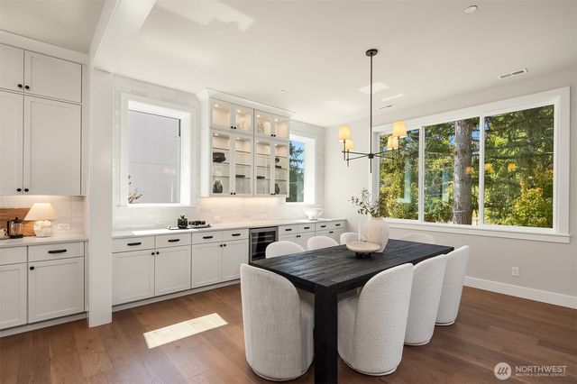 1555 158th Court SE, Bellevue, WA 98008