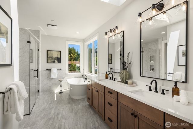 1555 158th Court SE, Bellevue, WA 98008