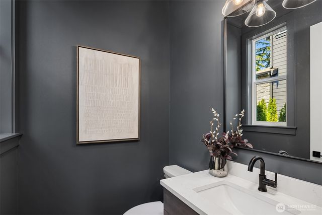 1555 158th Court SE, Bellevue, WA 98008