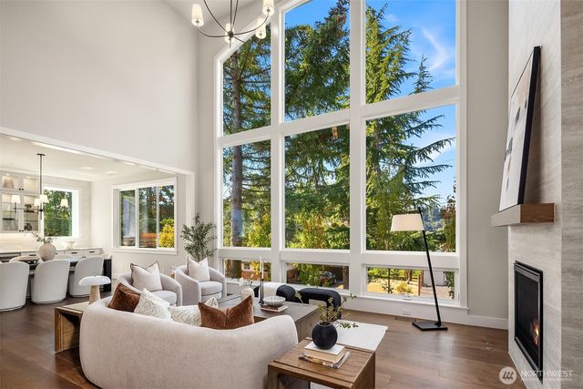 1555 158th Court SE, Bellevue, WA 98008