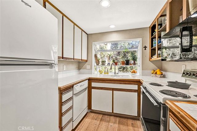 429 Deerfield, Irvine, CA 92606