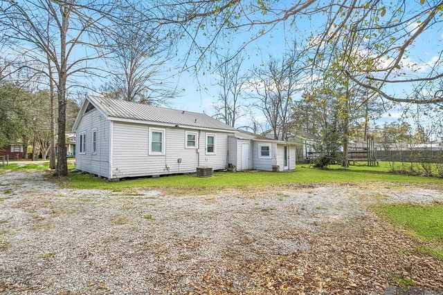 215 8th Street Dr, Ponchatoula, LA 70454