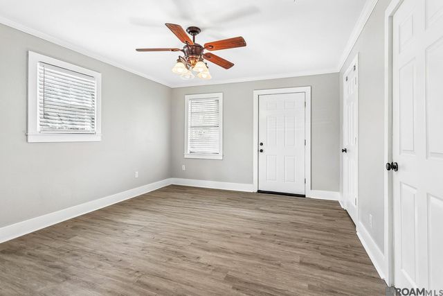 215 8th Street Dr, Ponchatoula, LA 70454