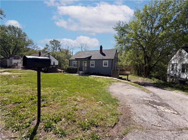 5525 Yecker Avenue, Kansas City, KS 66104