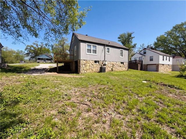 5525 Yecker Avenue, Kansas City, KS 66104