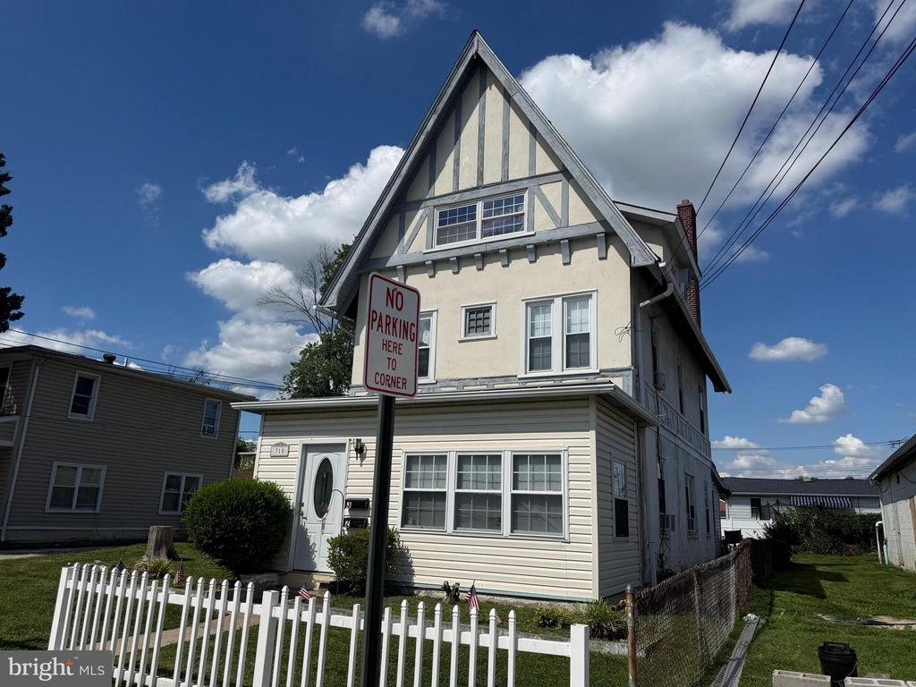 310 SYCAMORE AVE, Folsom, PA 19033