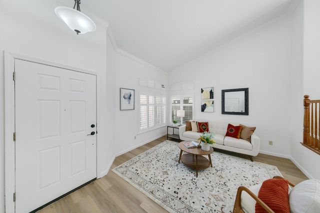 8647 Little Wood Cir, Elk Grove, CA 95624