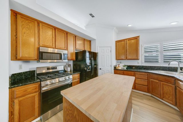 8647 Little Wood Cir, Elk Grove, CA 95624
