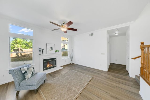 8647 Little Wood Cir, Elk Grove, CA 95624