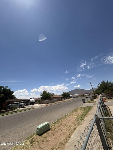 5729 SWEETWATER Drive, El Paso, TX 79924