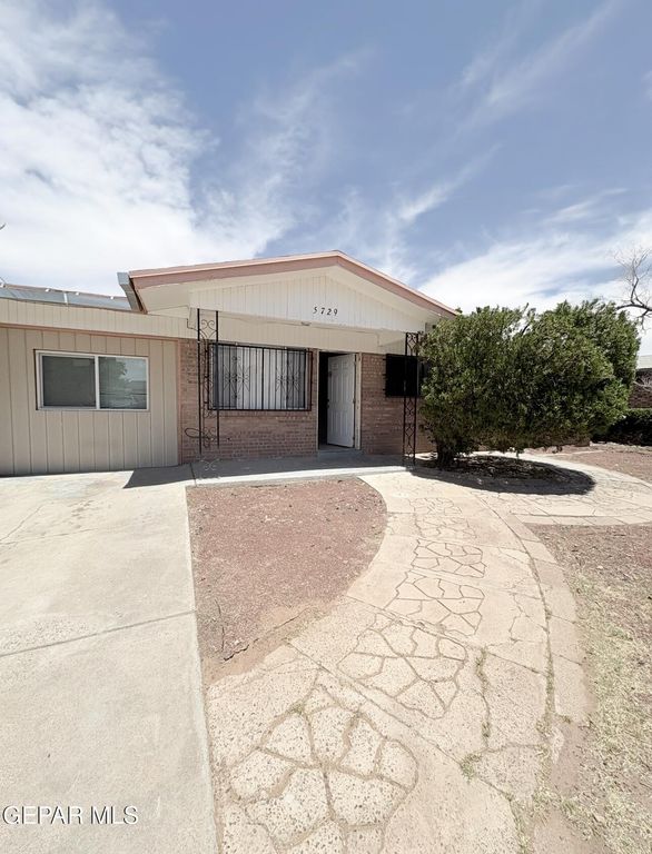 5729 SWEETWATER Drive, El Paso, TX 79924