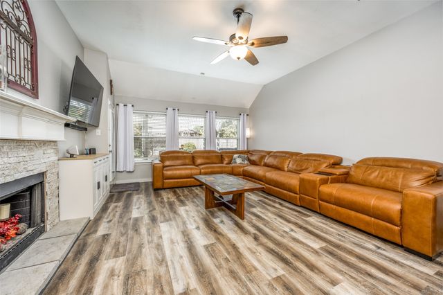 1719 Falcon Drive, Corinth, TX 76210