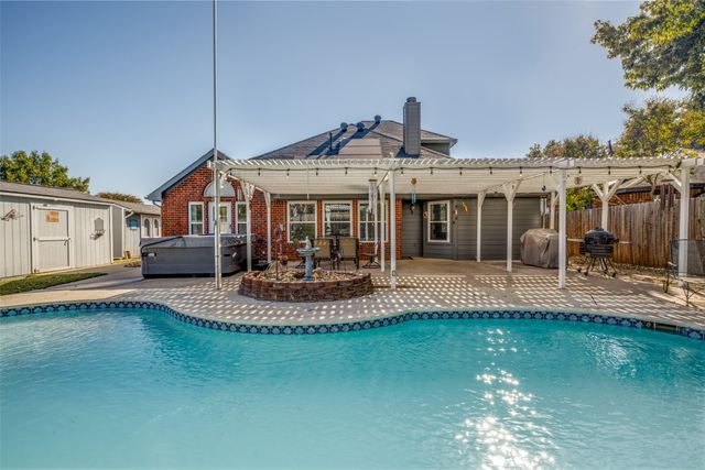 1719 Falcon Drive, Corinth, TX 76210