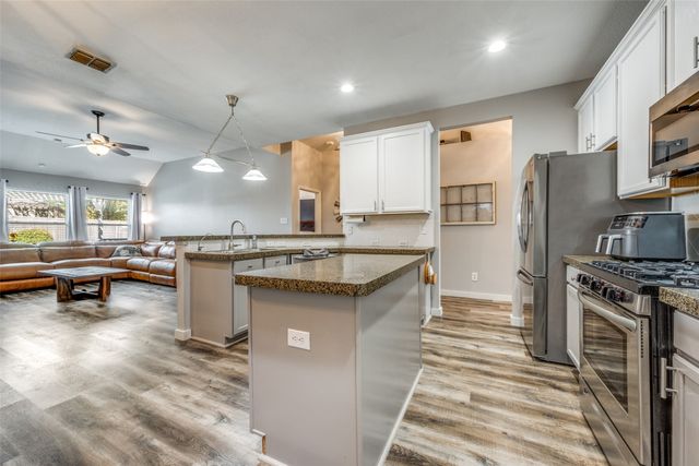 1719 Falcon Drive, Corinth, TX 76210