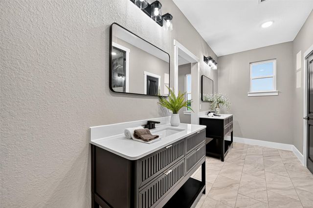 661 Angus Trail, Angleton, TX 77515