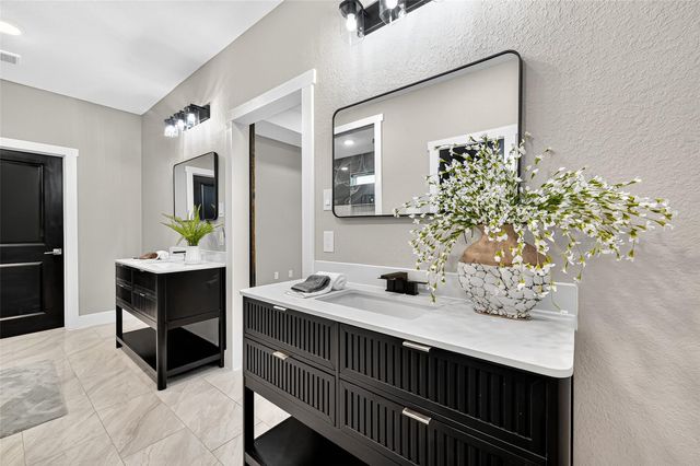 661 Angus Trail, Angleton, TX 77515