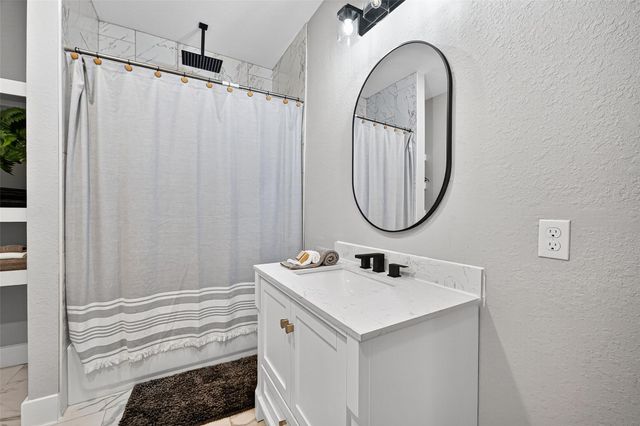 661 Angus Trail, Angleton, TX 77515