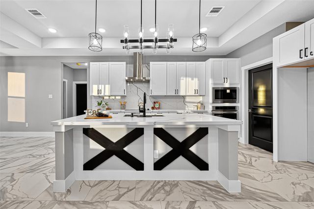 661 Angus Trail, Angleton, TX 77515