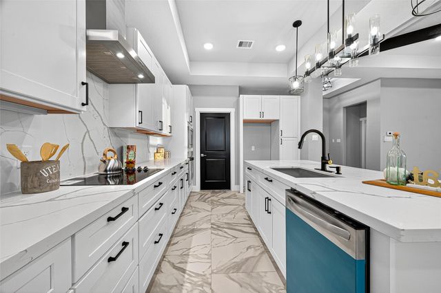 661 Angus Trail, Angleton, TX 77515