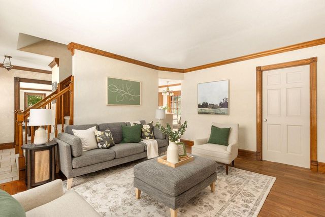 S67W24425 Skyline AVENUE, Waukesha, WI 53189