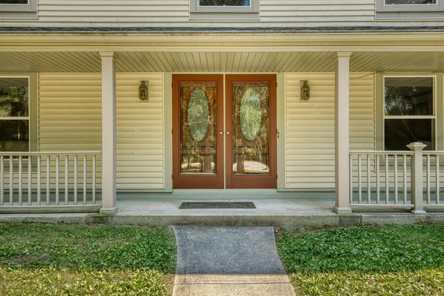 S67W24425 Skyline AVENUE, Waukesha, WI 53189