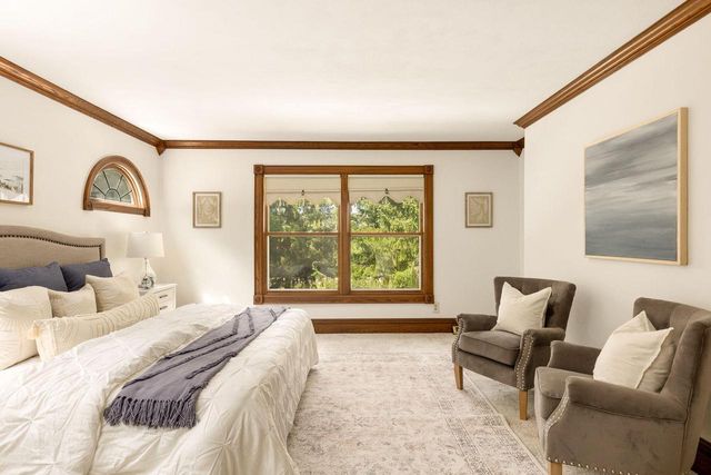 S67W24425 Skyline AVENUE, Waukesha, WI 53189