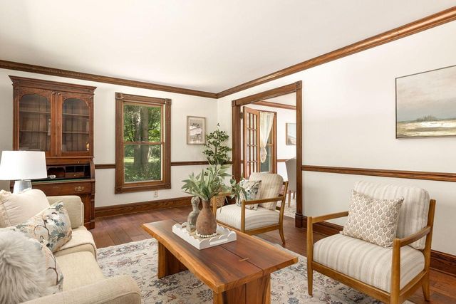 S67W24425 Skyline AVENUE, Waukesha, WI 53189