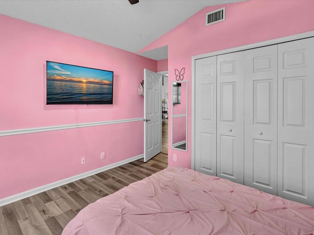 4379 Leicester Court, West Palm Beach, FL 33409