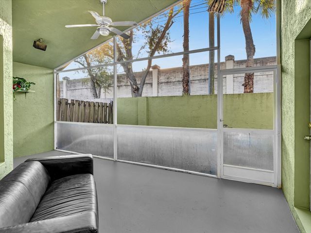 4379 Leicester Court, West Palm Beach, FL 33409