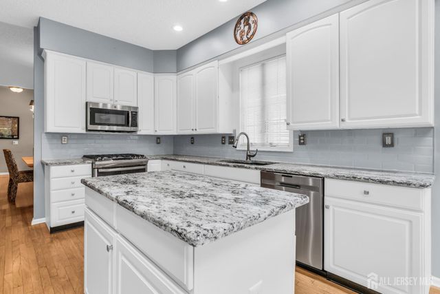 6 York Court, Monroe, NJ 08831