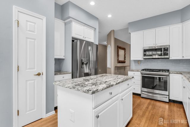 6 York Court, Monroe, NJ 08831