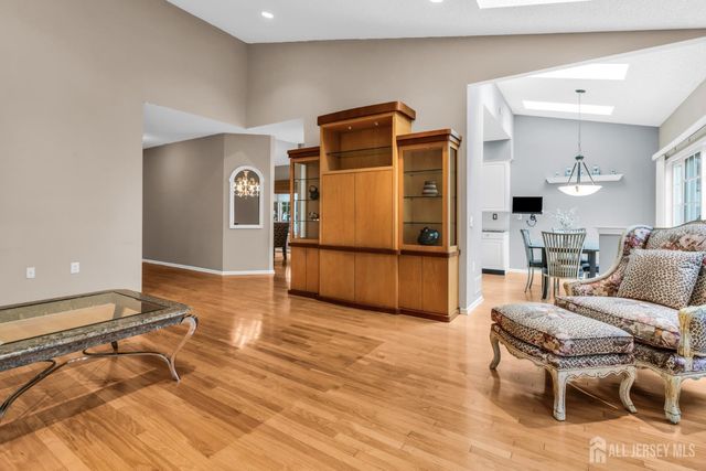 6 York Court, Monroe, NJ 08831