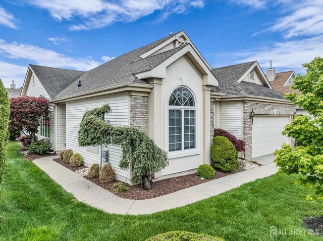 6 York Court, Monroe, NJ 08831