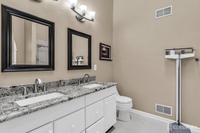 6 York Court, Monroe, NJ 08831