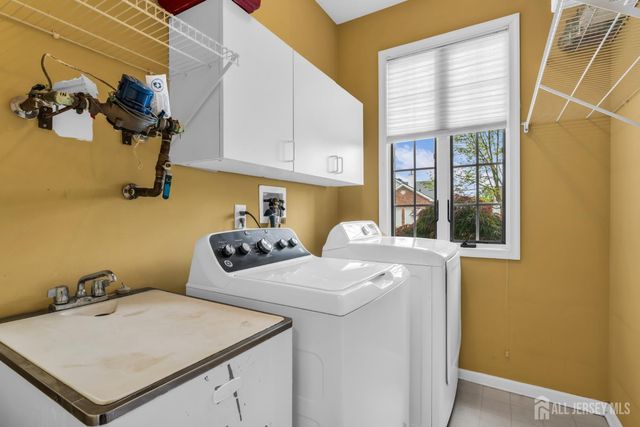 6 York Court, Monroe, NJ 08831