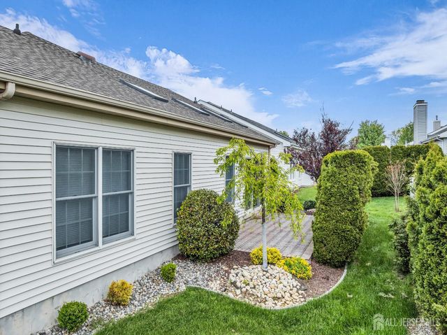 6 York Court, Monroe, NJ 08831