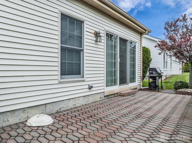 6 York Court, Monroe, NJ 08831