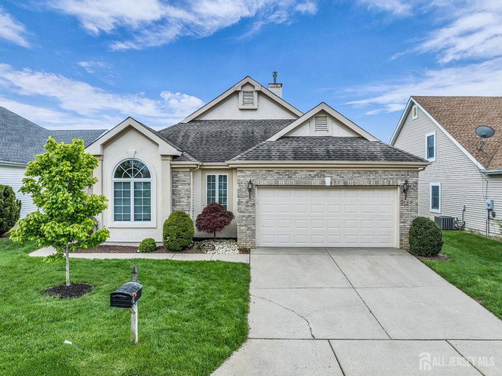 6 York Court, Monroe, NJ 08831