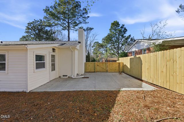 829 Greenwich Street, Raleigh, NC 27610